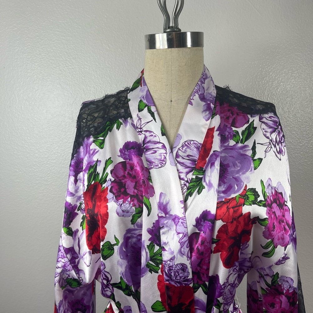 NWT Victoria's Secret Lace Inset Floral Black Pink Lace Robe Medium Large - Picture 2 of 10